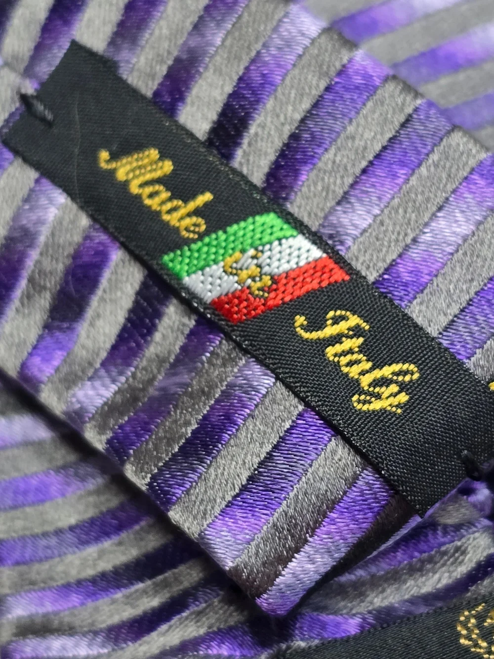 Bugatchi Uomo Silk Tie Purple Gray Stripe Handmade Italy Luxury Designer